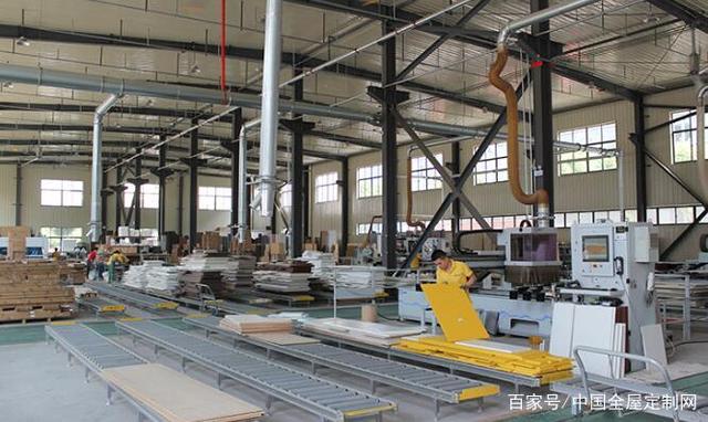 定制VS木工，什么才是衣柜選擇的關(guān)鍵？細(xì)分這幾點(diǎn)，讓選擇不再糾結(jié)！