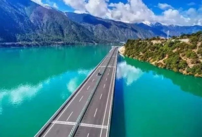 中國顏值最高的'高速公路'，風景勝過瑞士，網友 自駕嗨翻天！